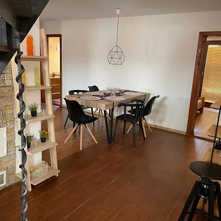Holiday home Goldapartman *