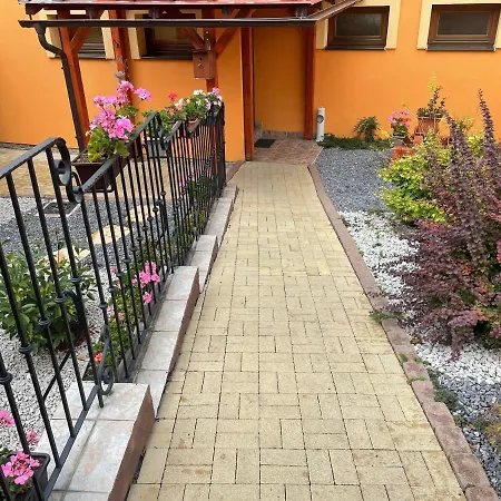 Goldapartman Holiday home *